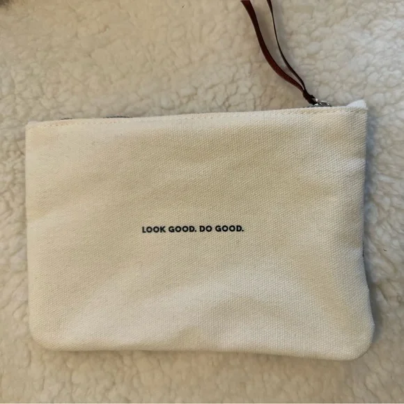 Blue and White Flower Ipsy Bag - Picture 2 of 2